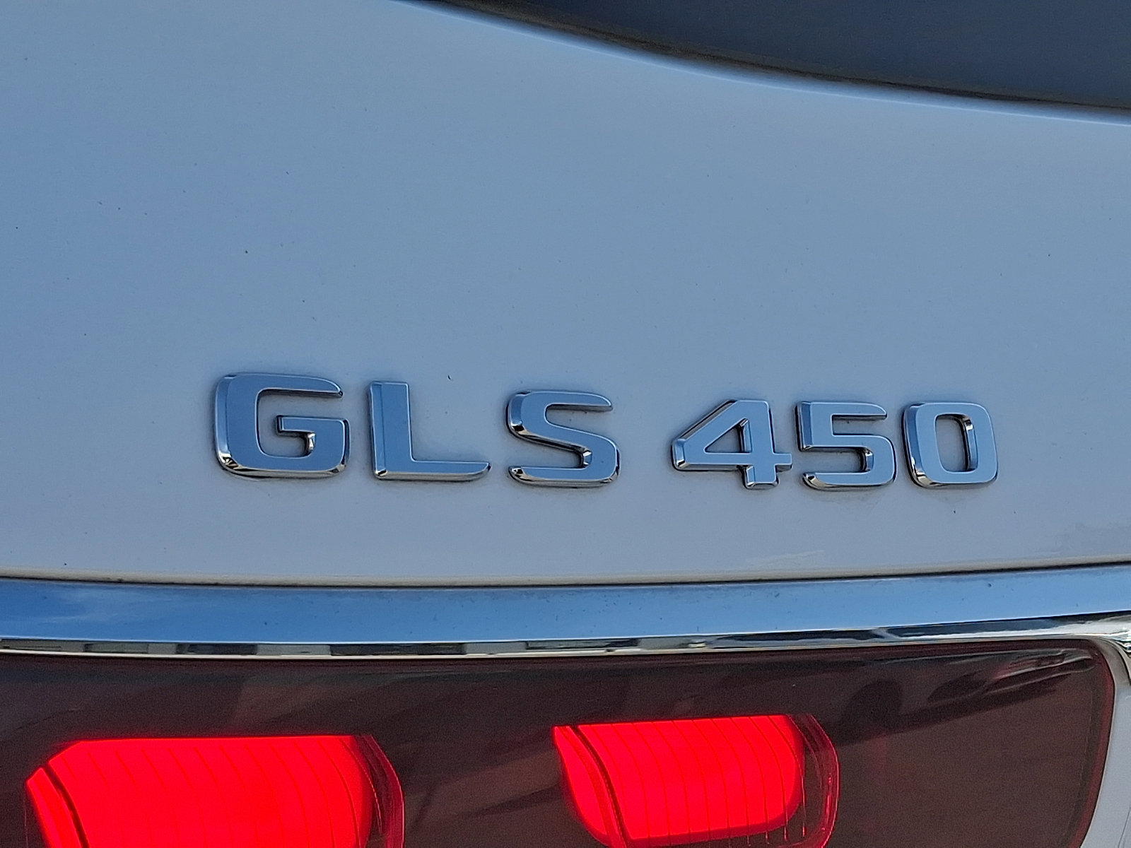 Used 2024 Mercedes-Benz GLS 450 4MATIC image 31