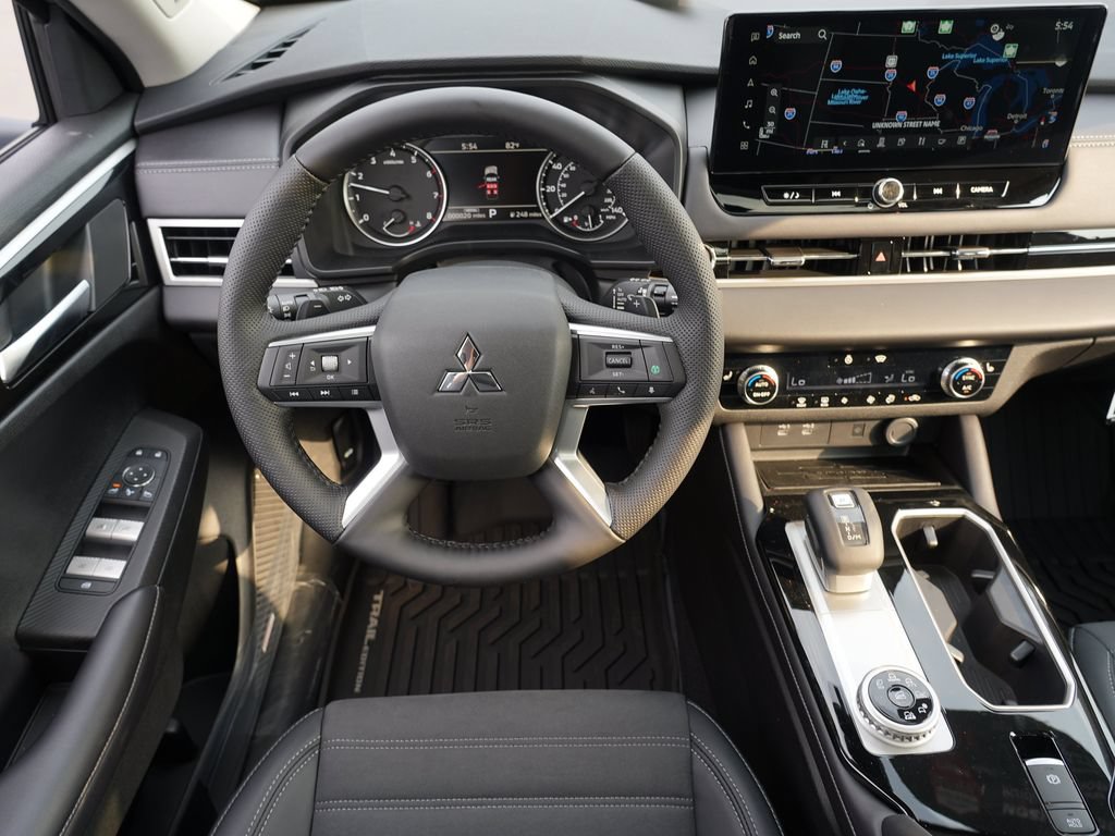 New 2026 Mitsubishi Outlander AWD image 21