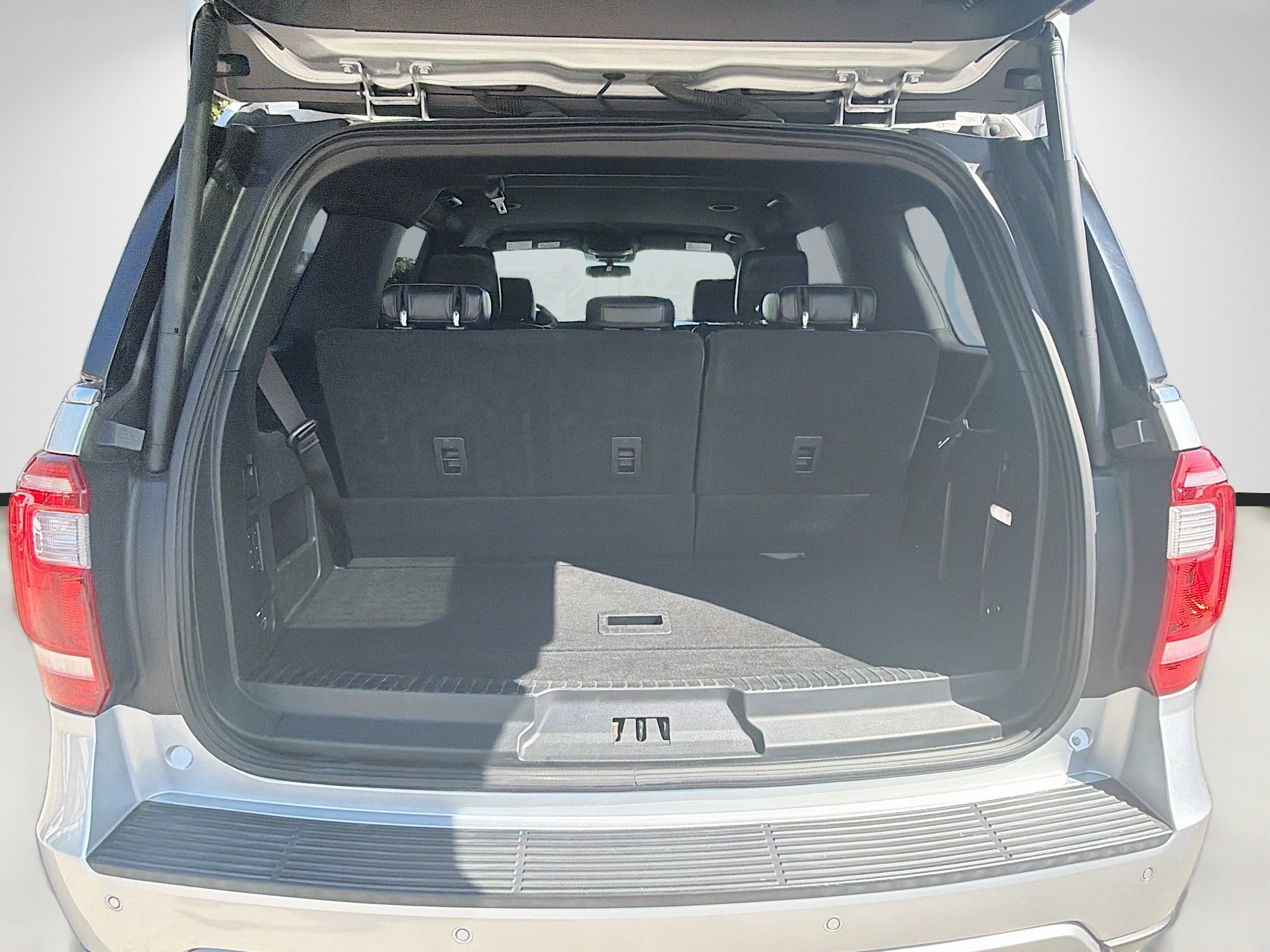 Used 2019 Ford Expedition XLT w/ Equipment Group 202A image 27