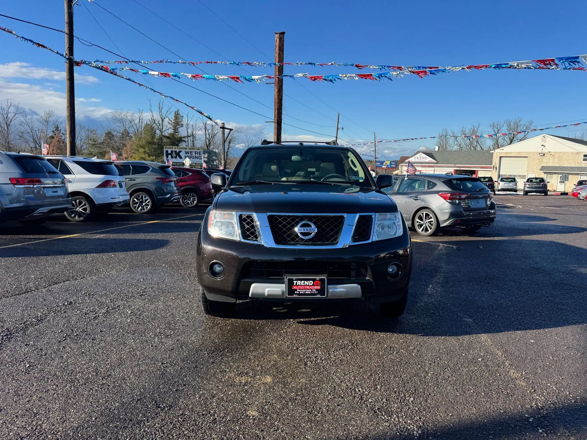 Used 2011 Nissan Pathfinder LE w/ Navigation Pkg image 2