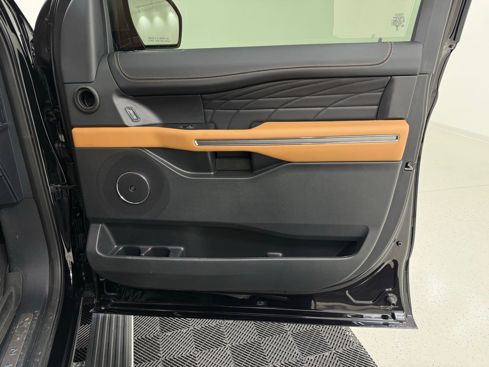 Used 2023 Ford Expedition Max Platinum image 30