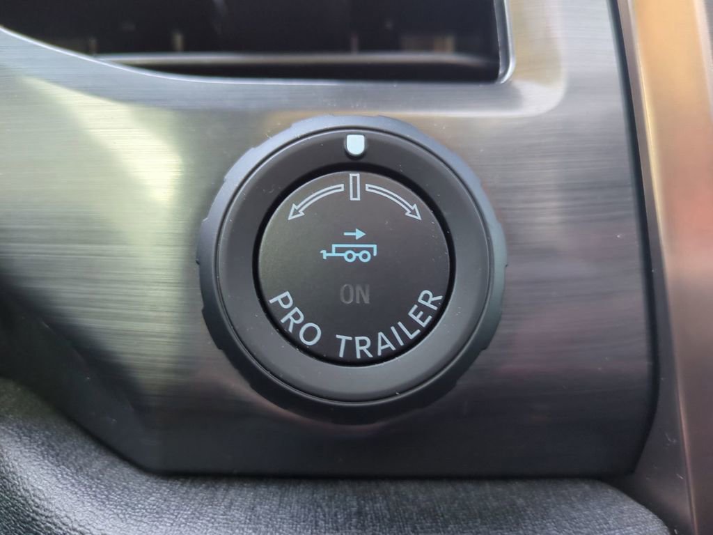 Used 2024 Ford F150 Lightning Lariat image 29