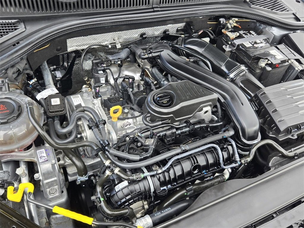 Certified 2024 Volkswagen Jetta SE w/ Panoramic Sunroof Package image 17