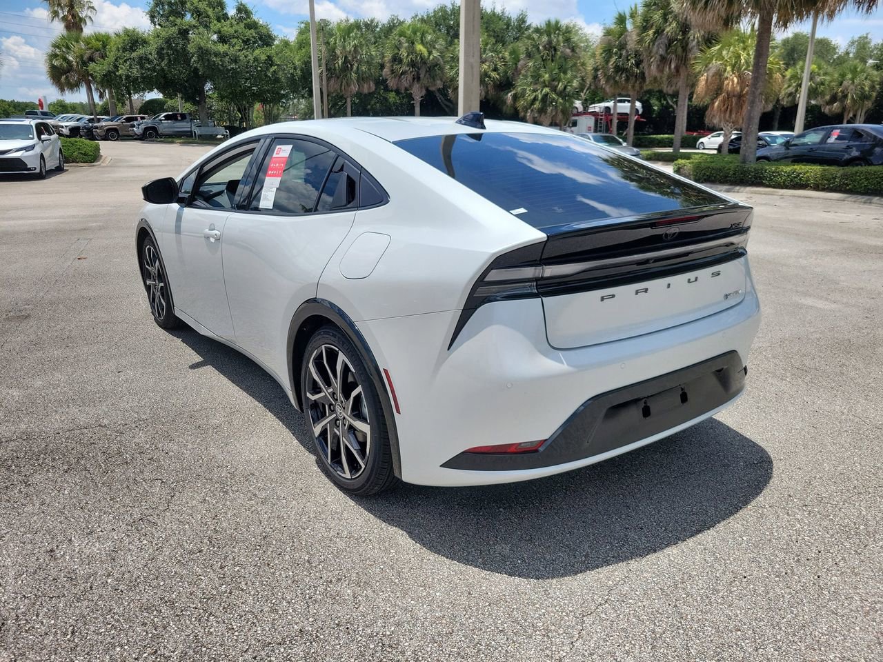 New 2026 Toyota Prius Plug-In Hybrid FWD image 4