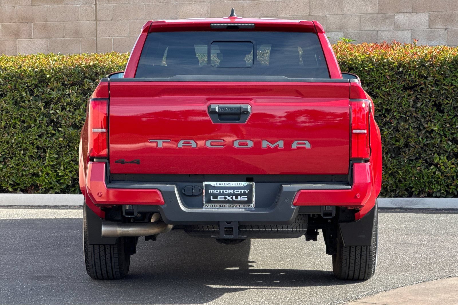 Used 2024 Toyota Tacoma TRD Sport w/ TRD Sport Upgrade Package AWD/4WD image 5