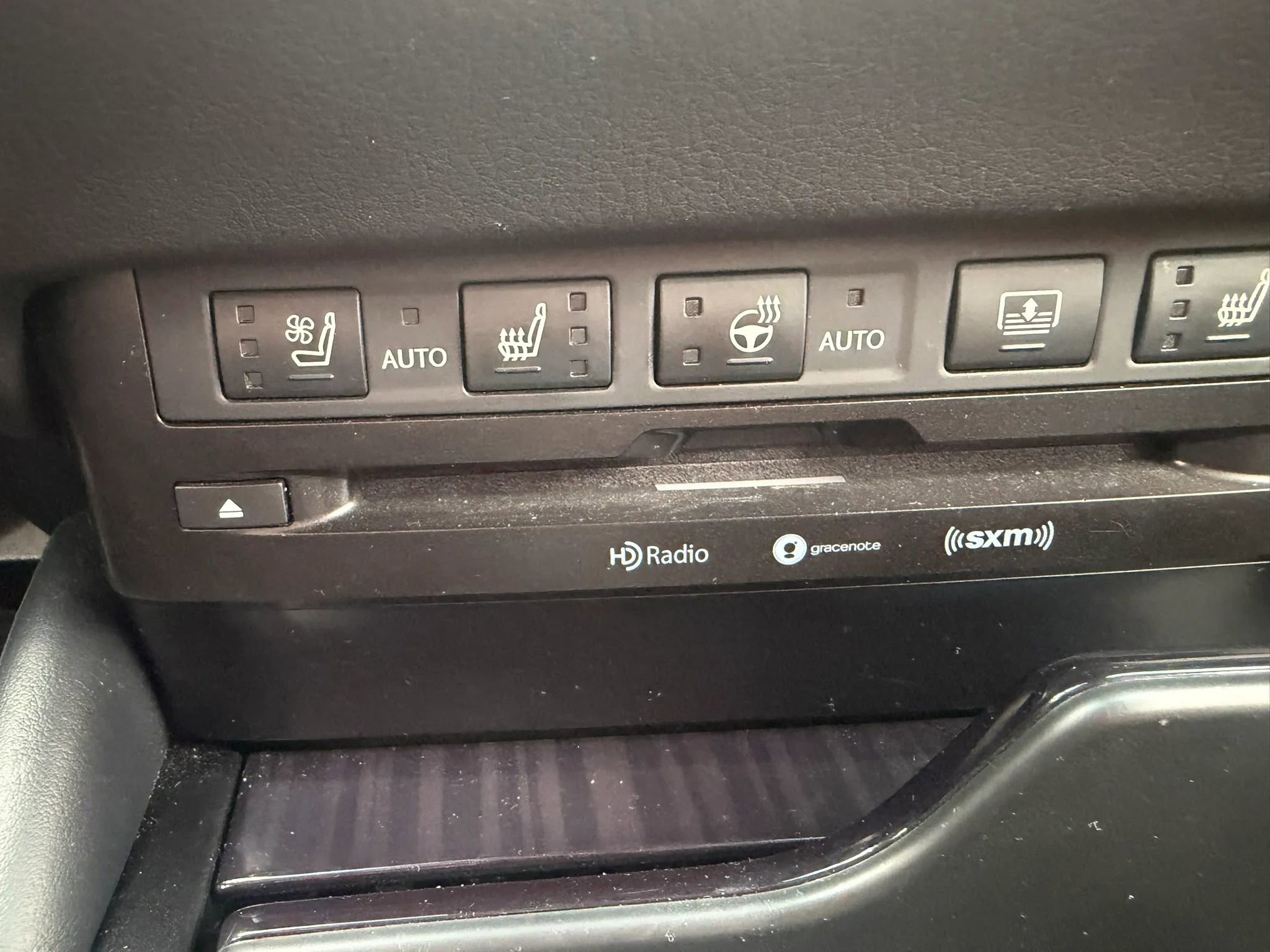 Used 2020 Lexus ES 300h w/ Accessory Package FWD image 20