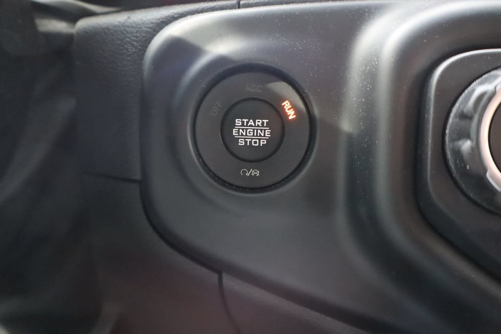 Used 2021 Jeep Gladiator Rubicon AWD/4WD image 16