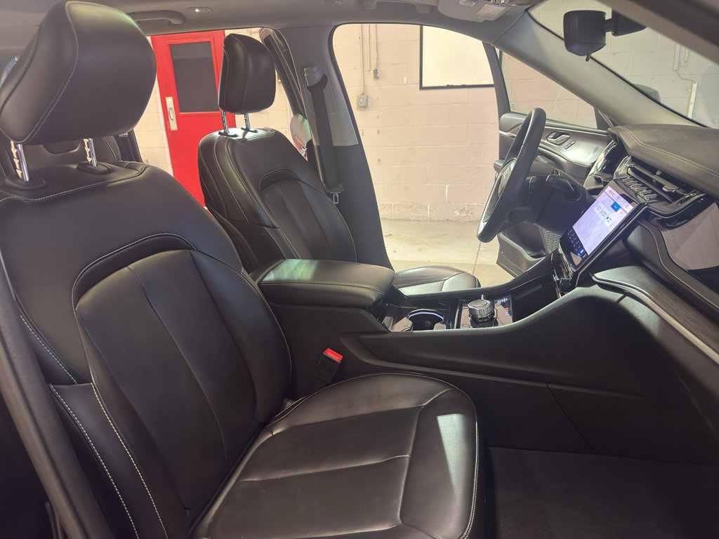 Used 2023 Jeep Grand Cherokee 4WD 4xe image 21