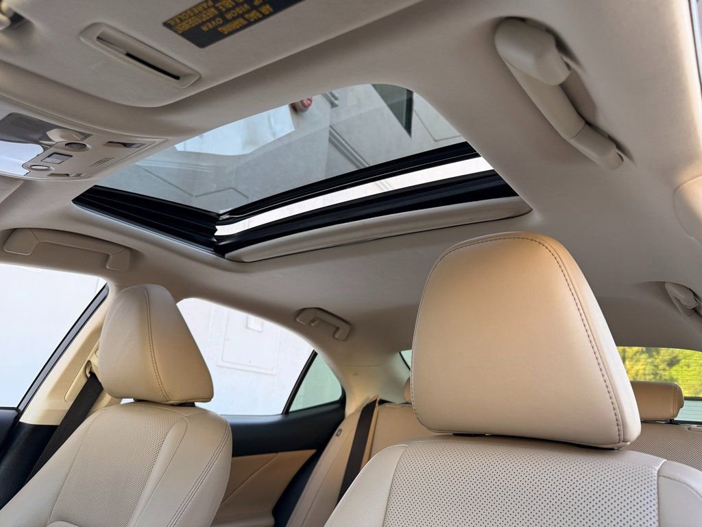 Used 2018 Lexus IS 300 AWD w/ Comfort Package image 16