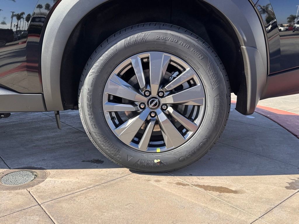 New 2025 Nissan Pathfinder SV image 8