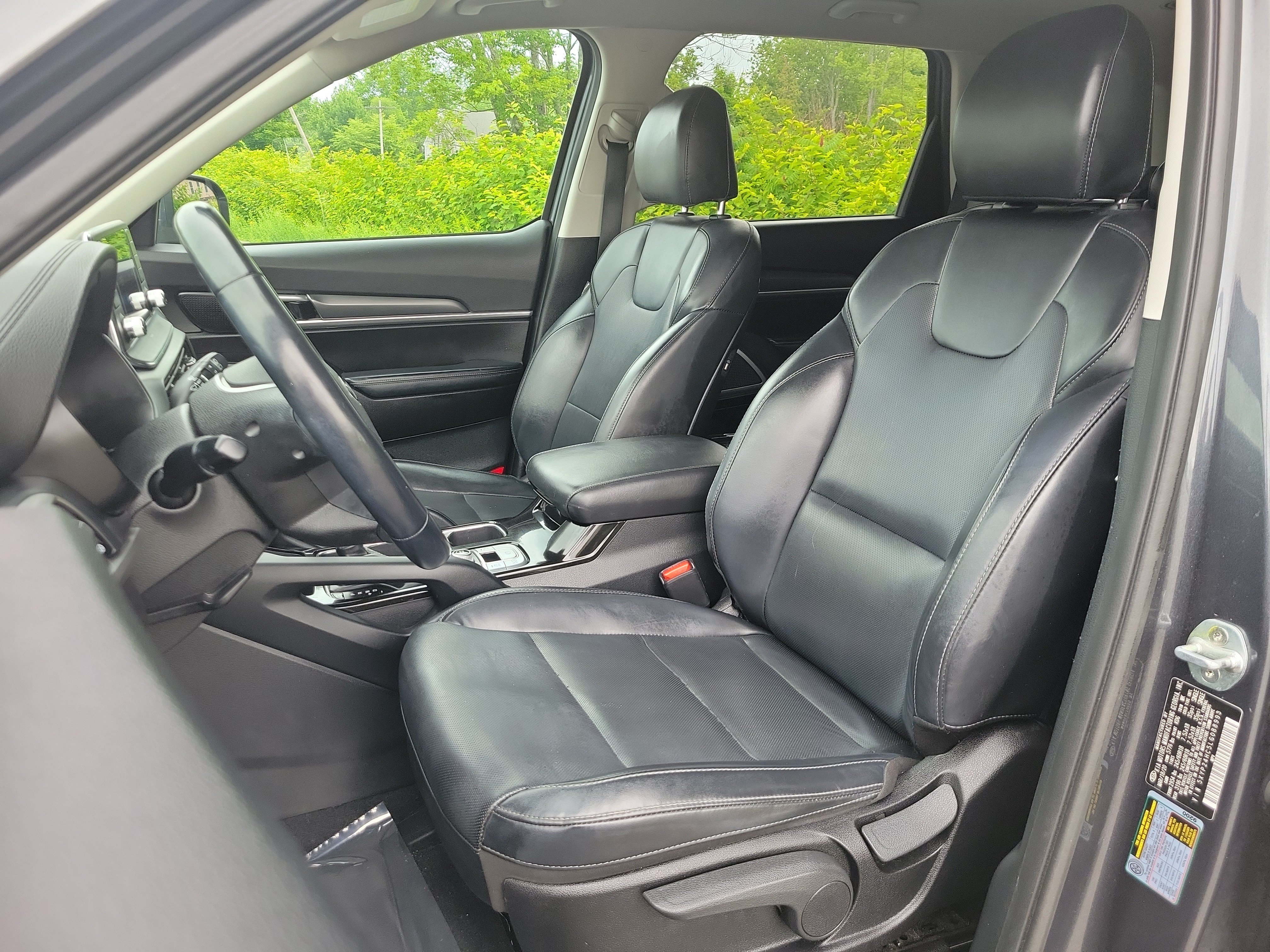 Used 2020 Kia Telluride LX FWD image 14