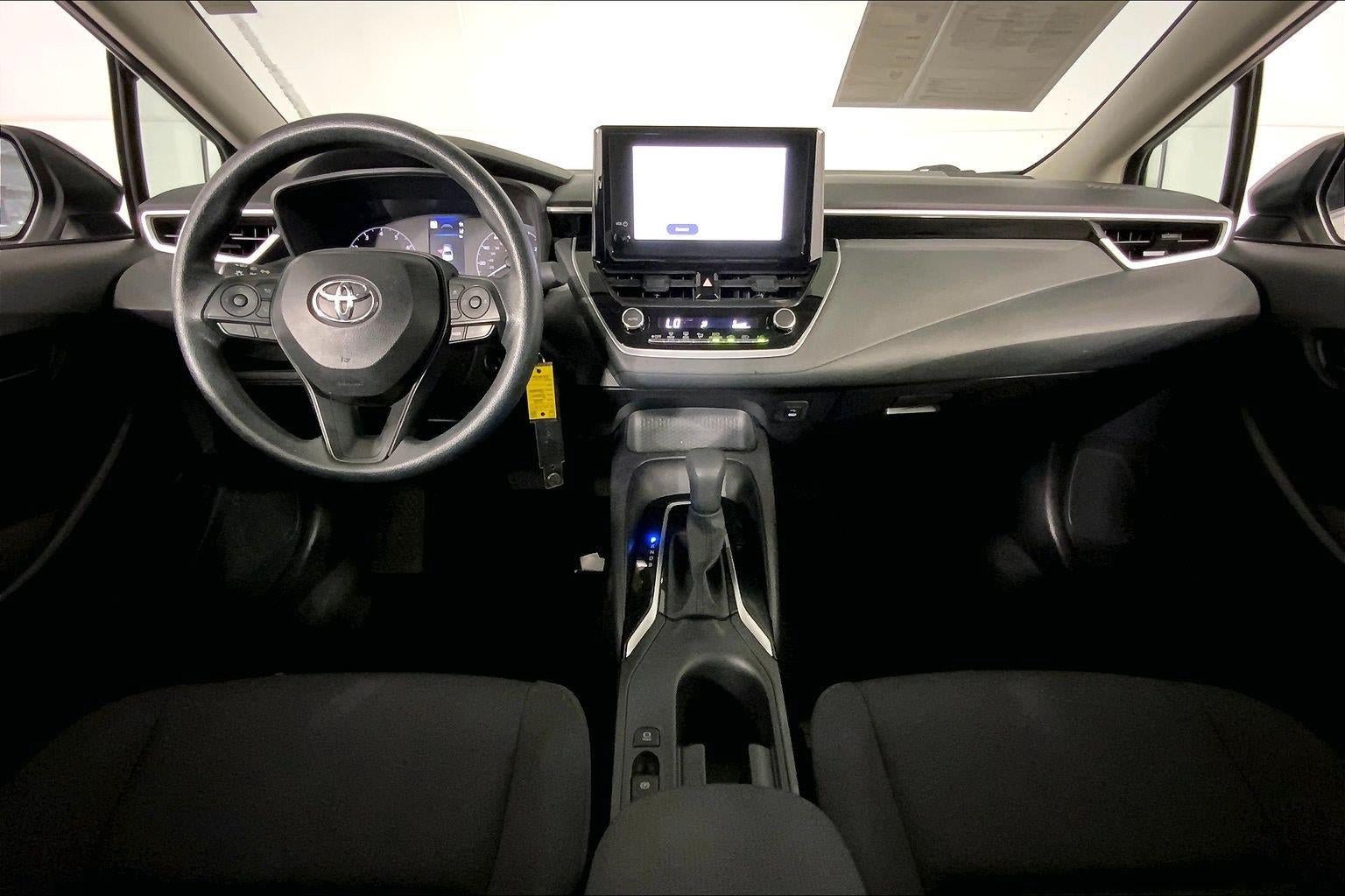 Used 2025 Toyota Corolla LE FWD image 15