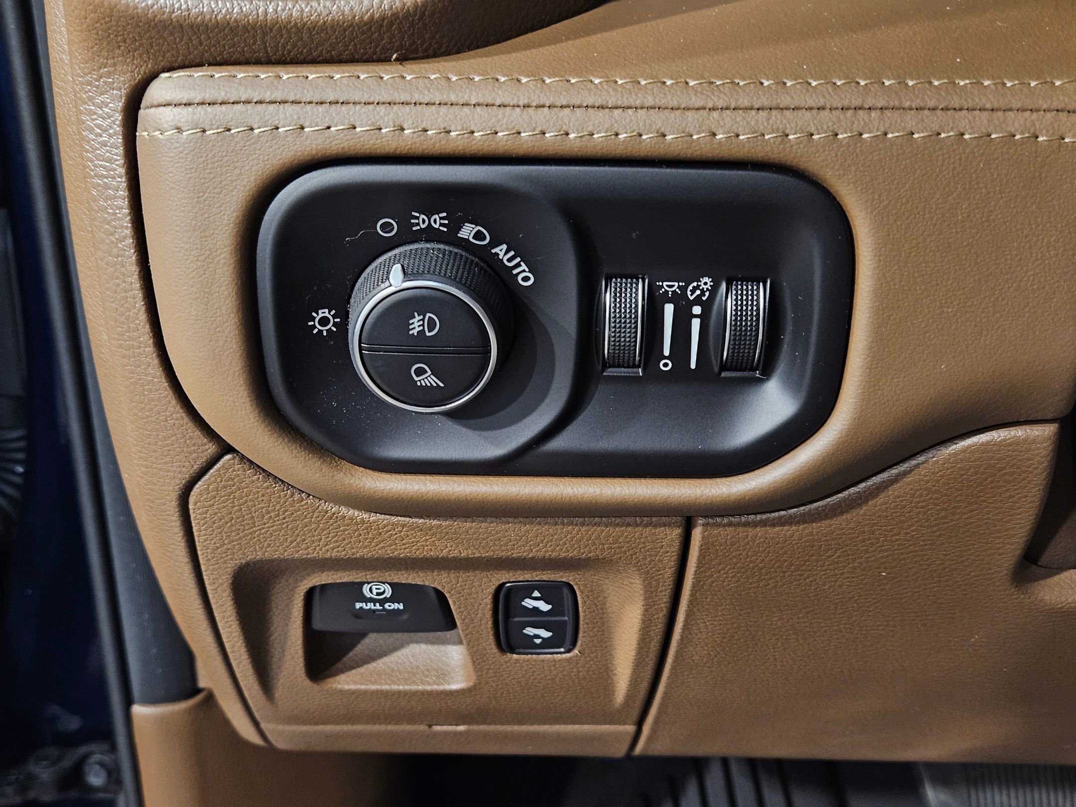 Used 2021 RAM 1500 Limited image 27