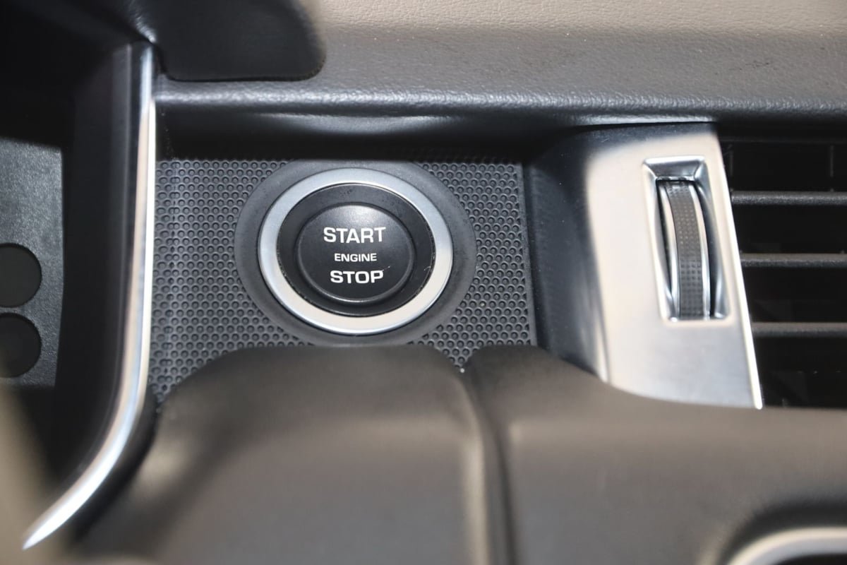 Used 2020 Land Rover Range Rover Sport HST AWD/4WD image 29