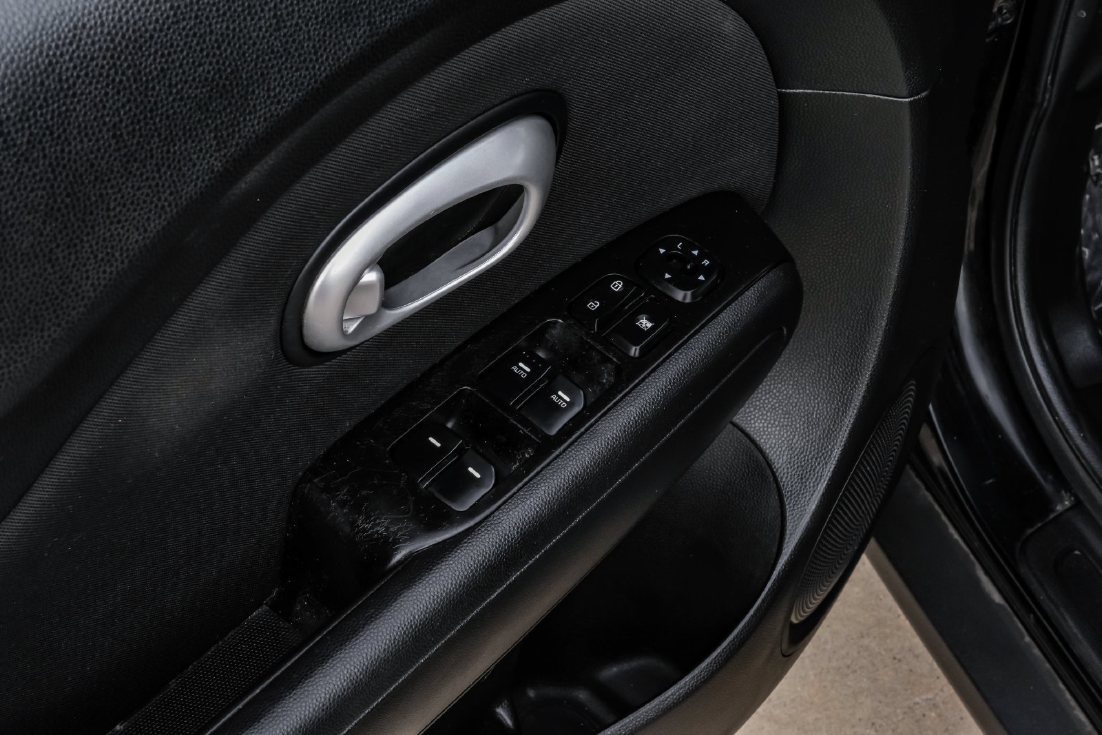 Used 2014 Kia Soul FWD image 36