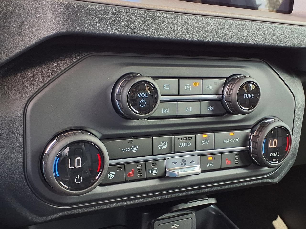 New 2026 Ford Bronco Outer Banks AWD/4WD image 10