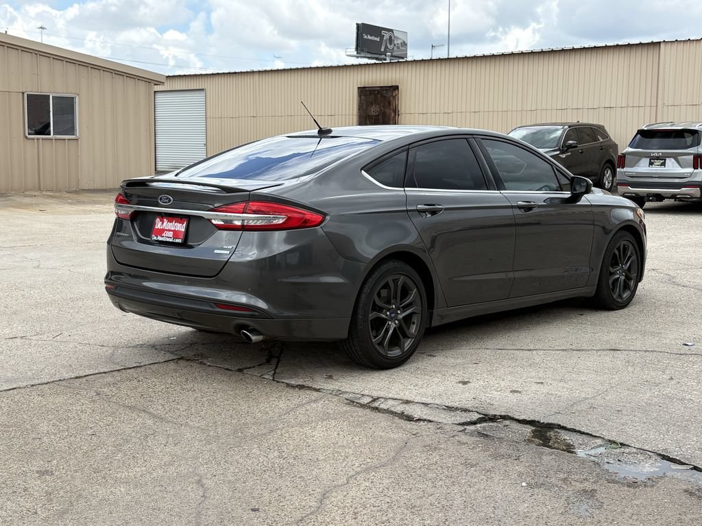 Used 2018 Ford Fusion SE w/ Equipment Group 201A FWD image 5