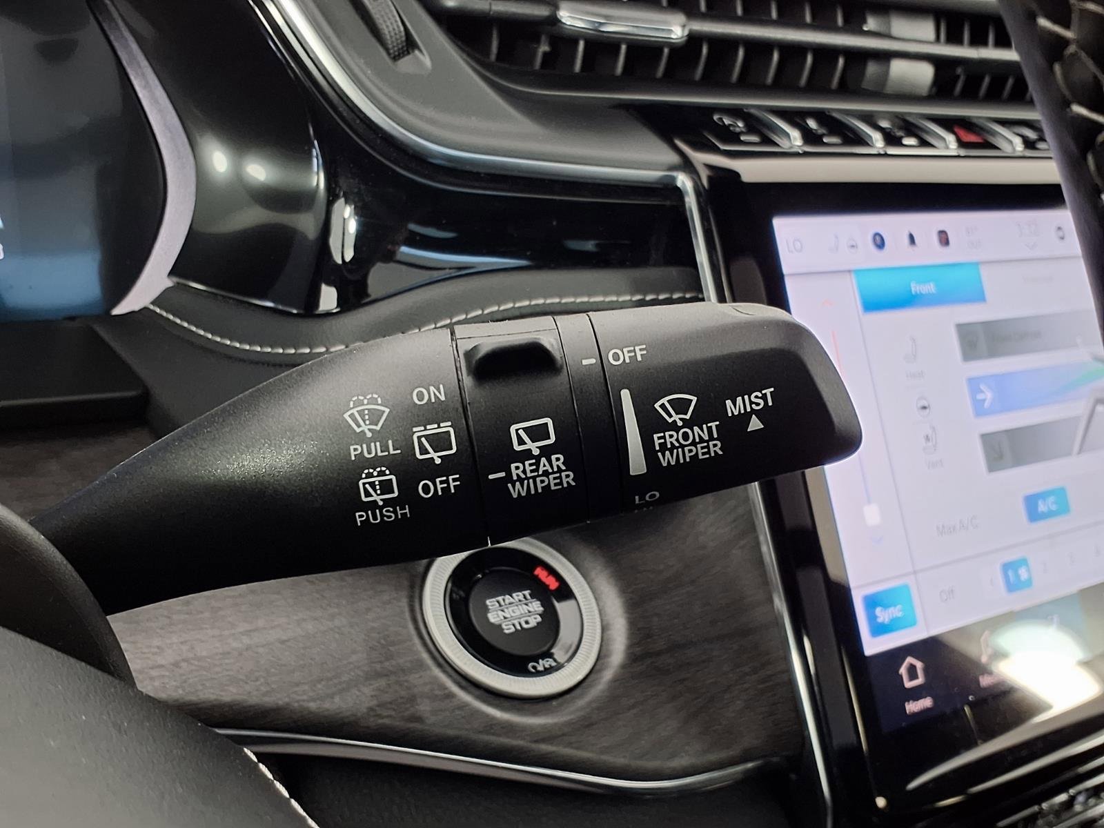 Used 2024 Jeep Grand Cherokee Overland w/ Luxury Tech Group IV image 22