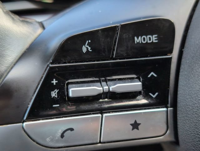 Used 2025 Hyundai Elantra SEL FWD image 21