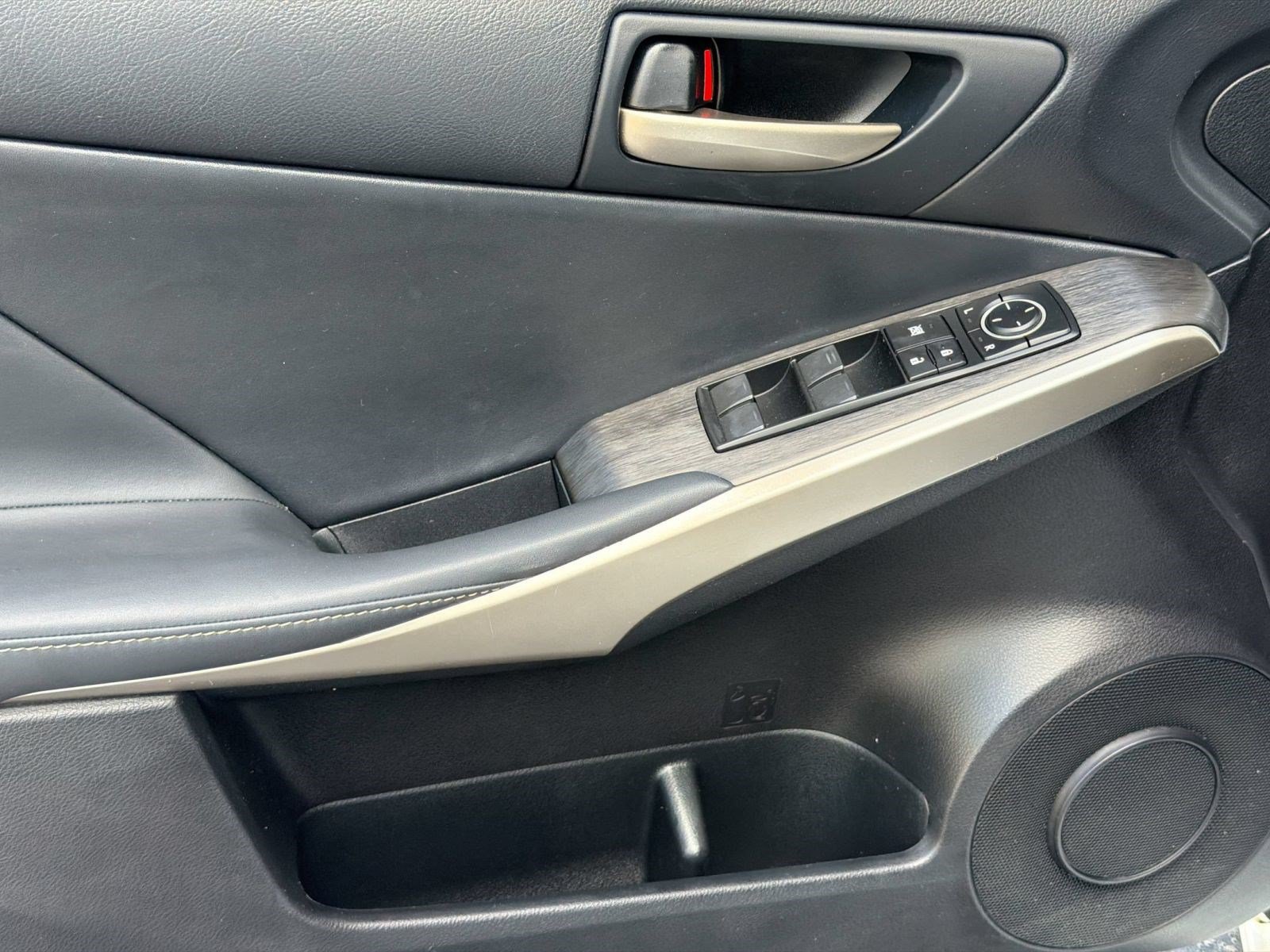 Used 2019 Lexus IS 300 F Sport w/ F Sport Package RWD image 13