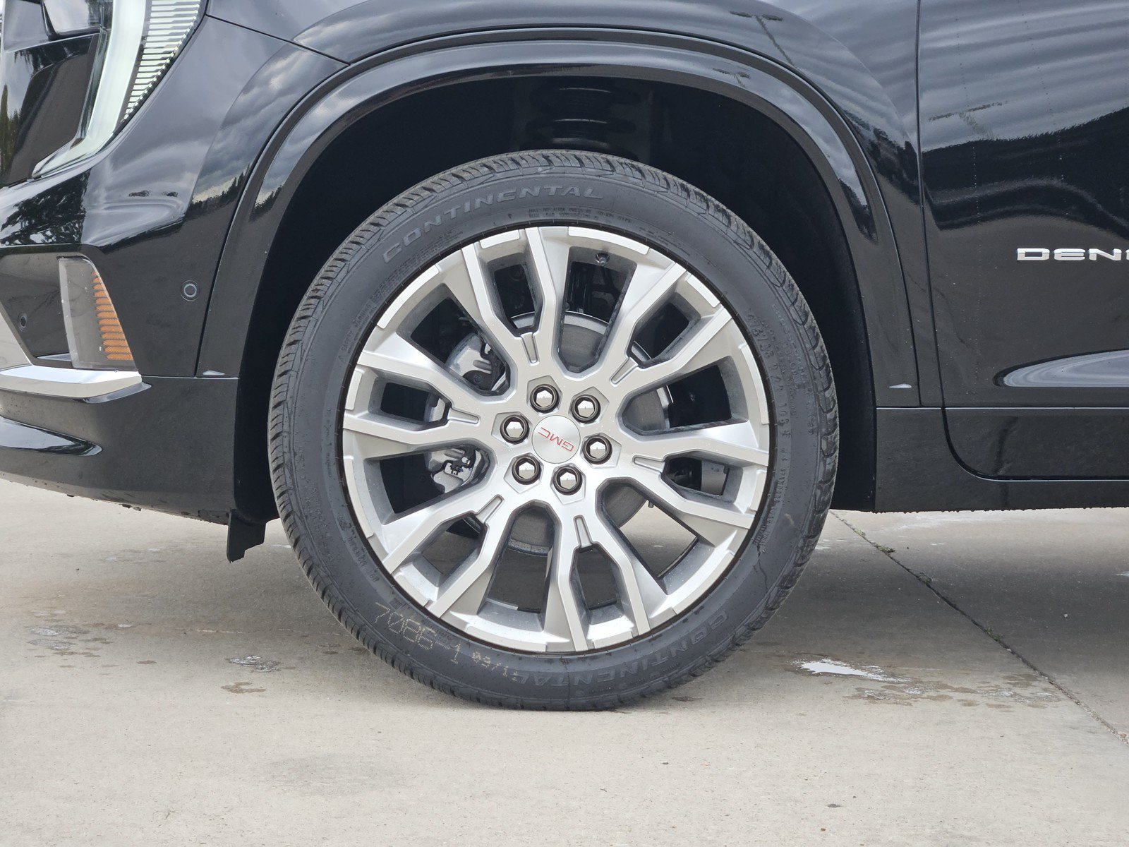 New 2027 GMC Acadia Denali FWD image 7