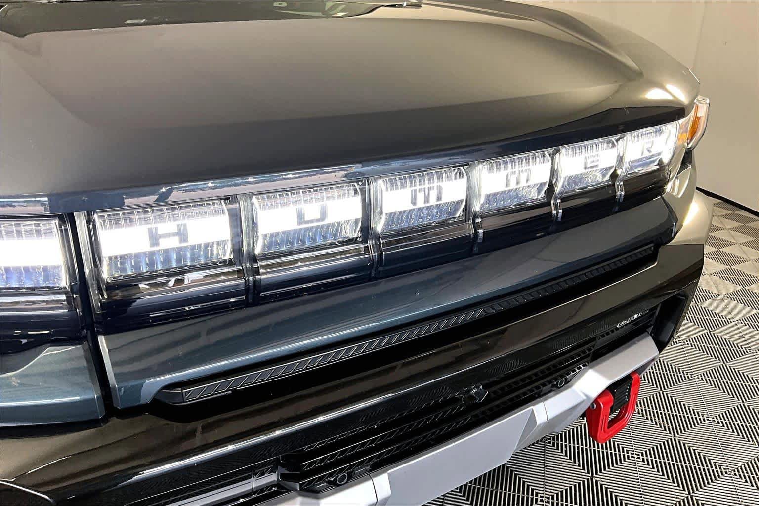 Used 2025 GMC Hummer EV 3X w/ LPO, Sport Package AWD/4WD image 27