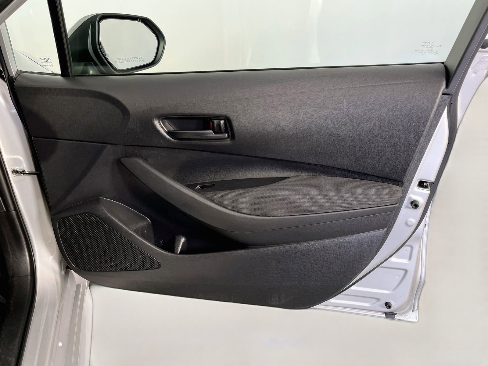 Used 2022 Toyota Corolla LE FWD image 28