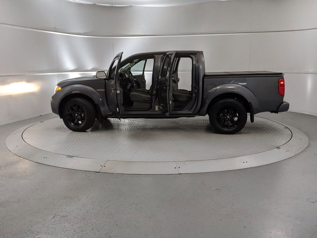 Used 2021 Nissan Frontier SV w/ Midnight Edition Floor Mats image 12