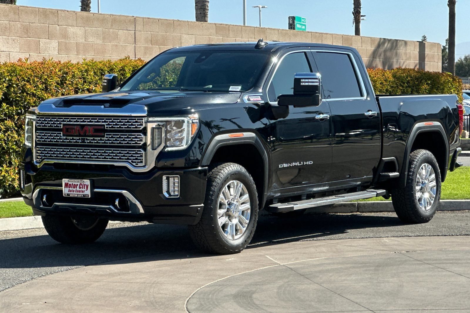 Used 2021 GMC Sierra 2500 Denali w/ Denali Ultimate Package AWD/4WD image 8