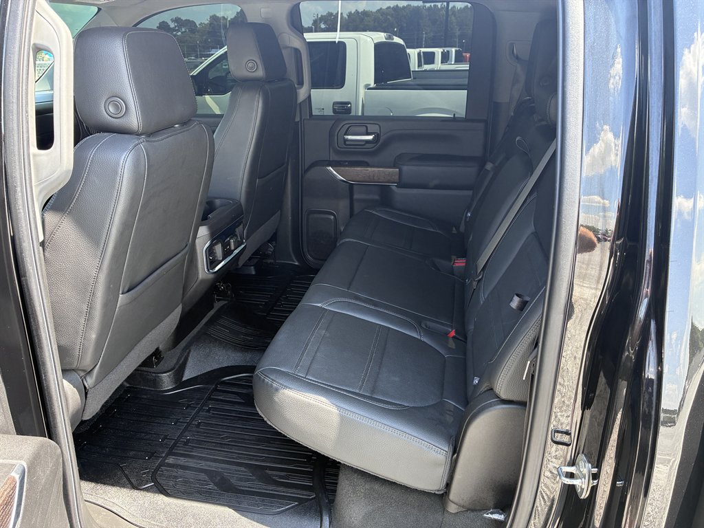 Used 2022 GMC Sierra 2500 Denali w/ Denali Black Diamond Edition AWD/4WD image 10