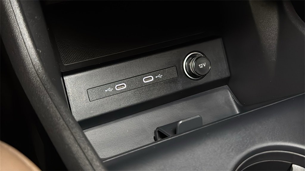 Used 2024 Audi Q4 e-tron Prestige image 30