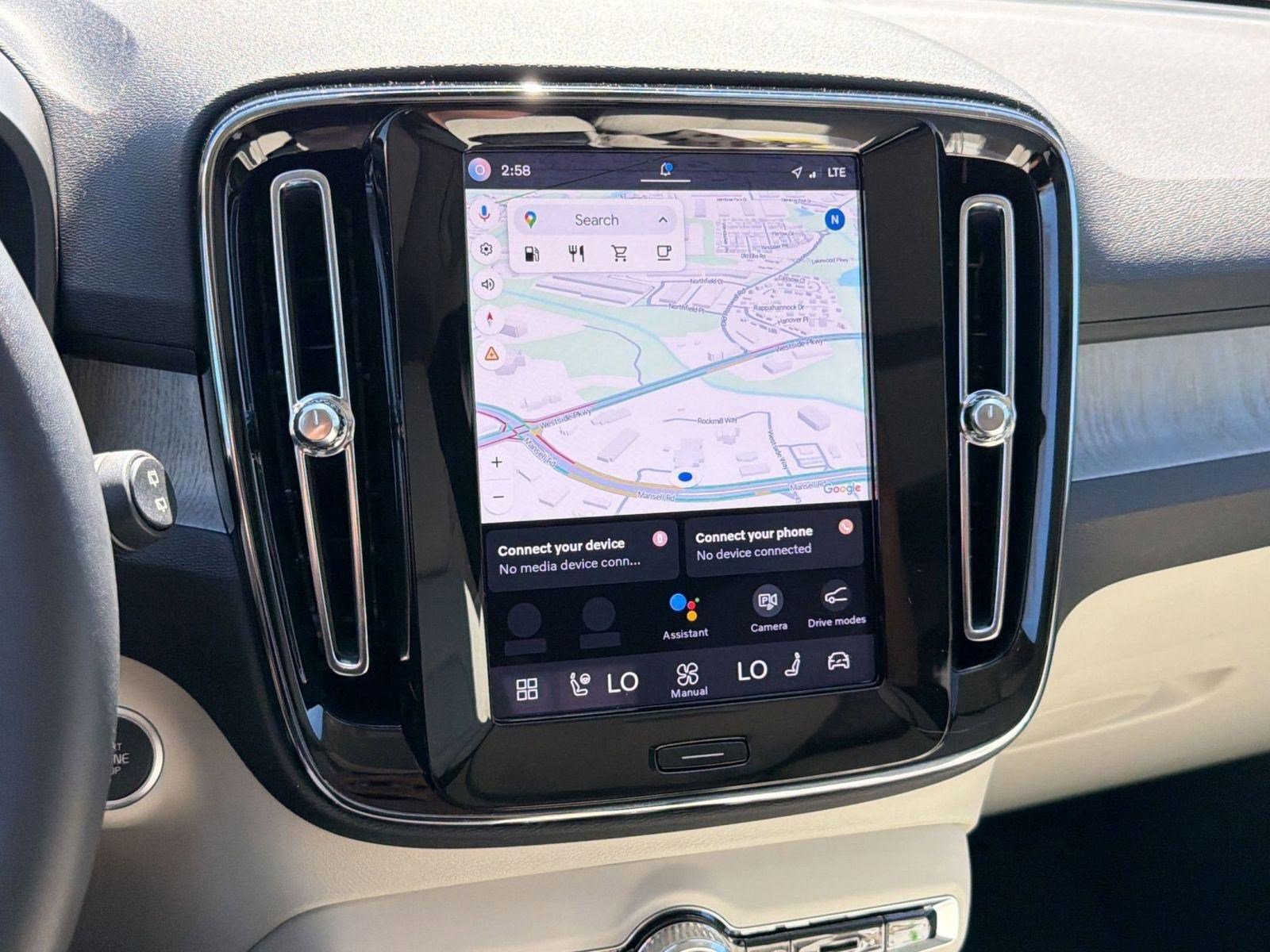 Used 2024 Volvo XC40 B5 Plus w/ Protection Package Premier image 23