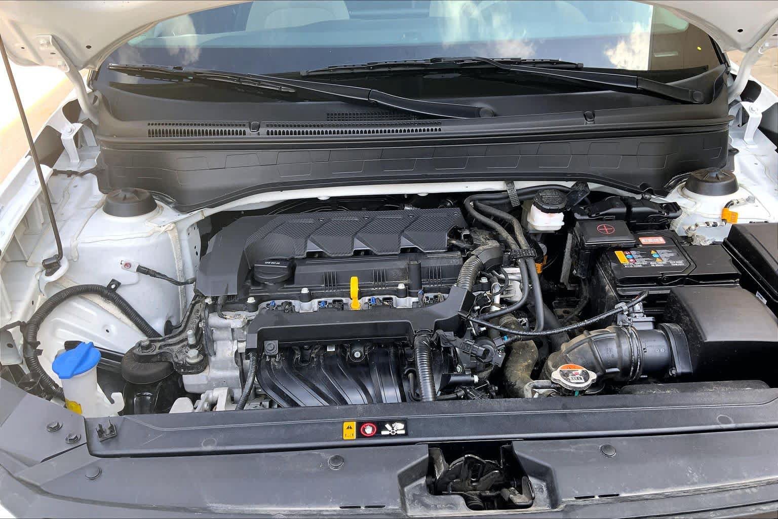 Certified 2025 Hyundai Venue SEL FWD image 29