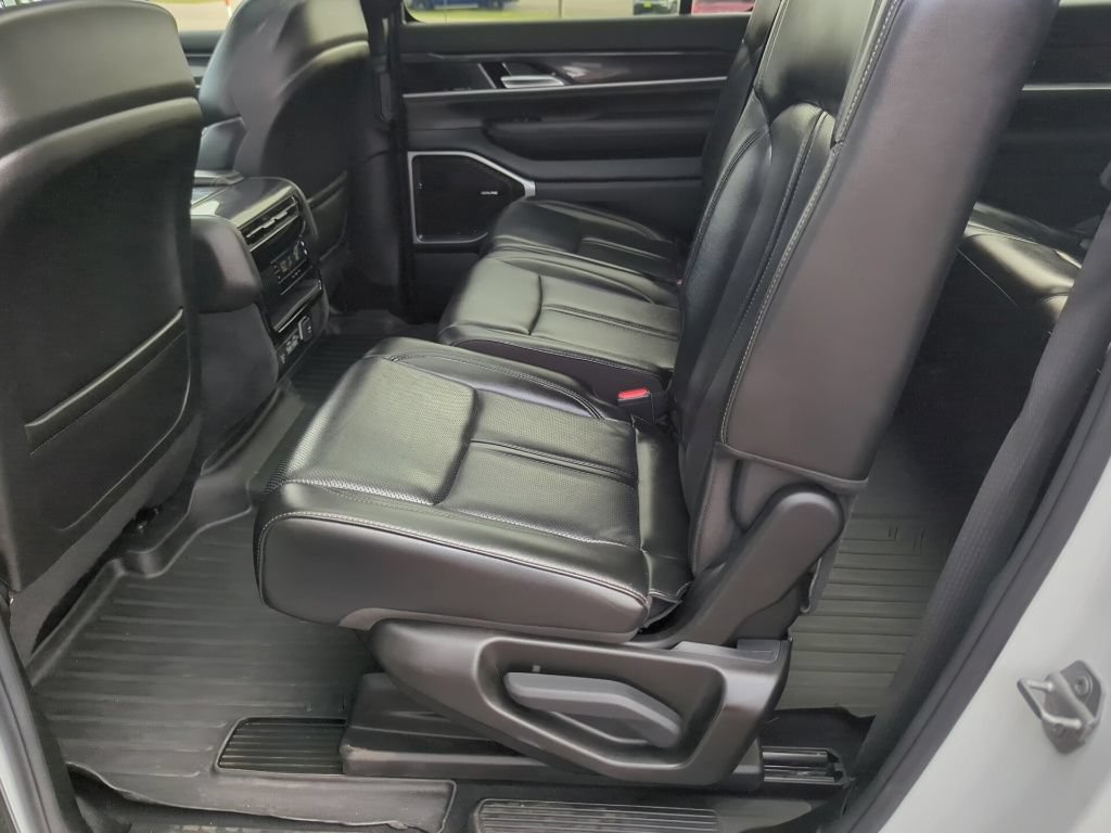 Used 2022 Jeep Wagoneer Series I w/ Premium Group I AWD/4WD image 43