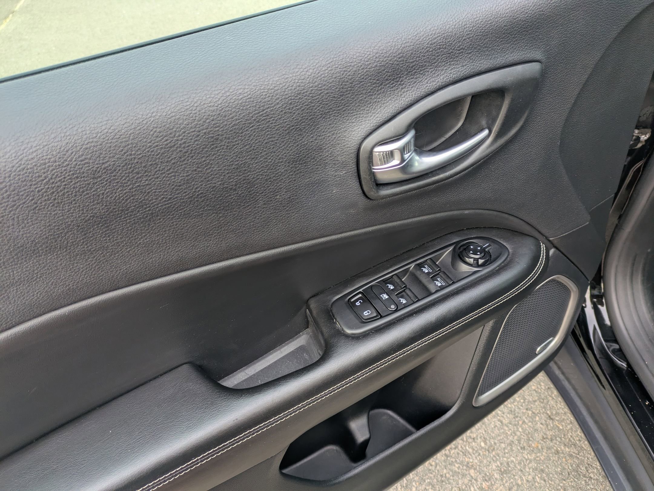 Used 2021 Jeep Compass Latitude w/ Sun and Sound Group image 13