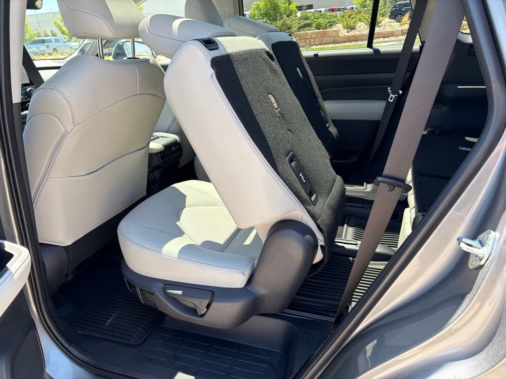 Used 2026 Toyota Grand Highlander AWD image 17