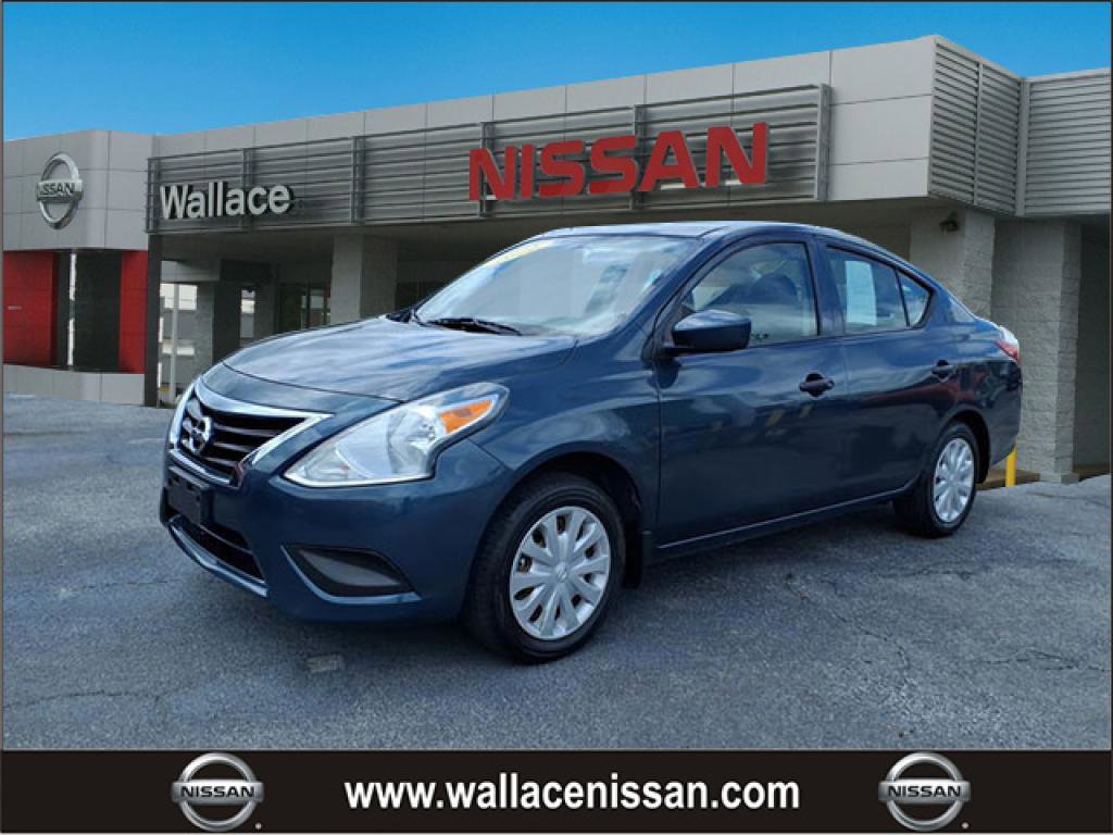Used 2016 Nissan Versa S FWD image 1