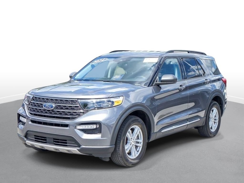 Used 2024 Ford Explorer XLT w/ Equipment Group 202A AWD/4WD image 4