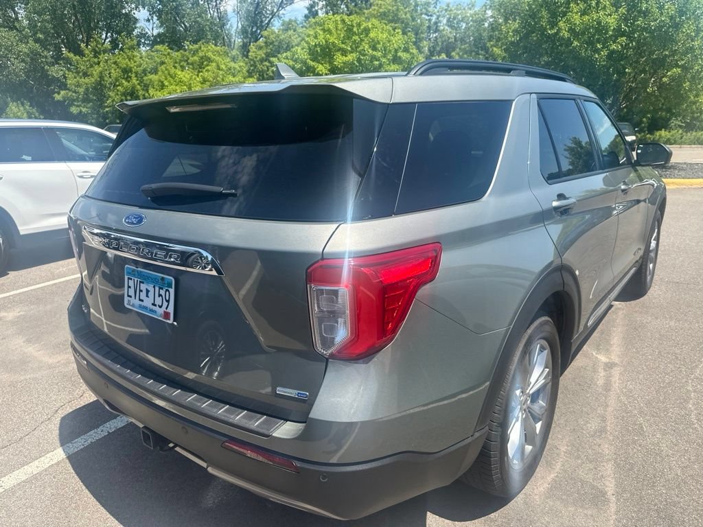 Used 2020 Ford Explorer XLT w/ Equipment Group 202A AWD/4WD image 27