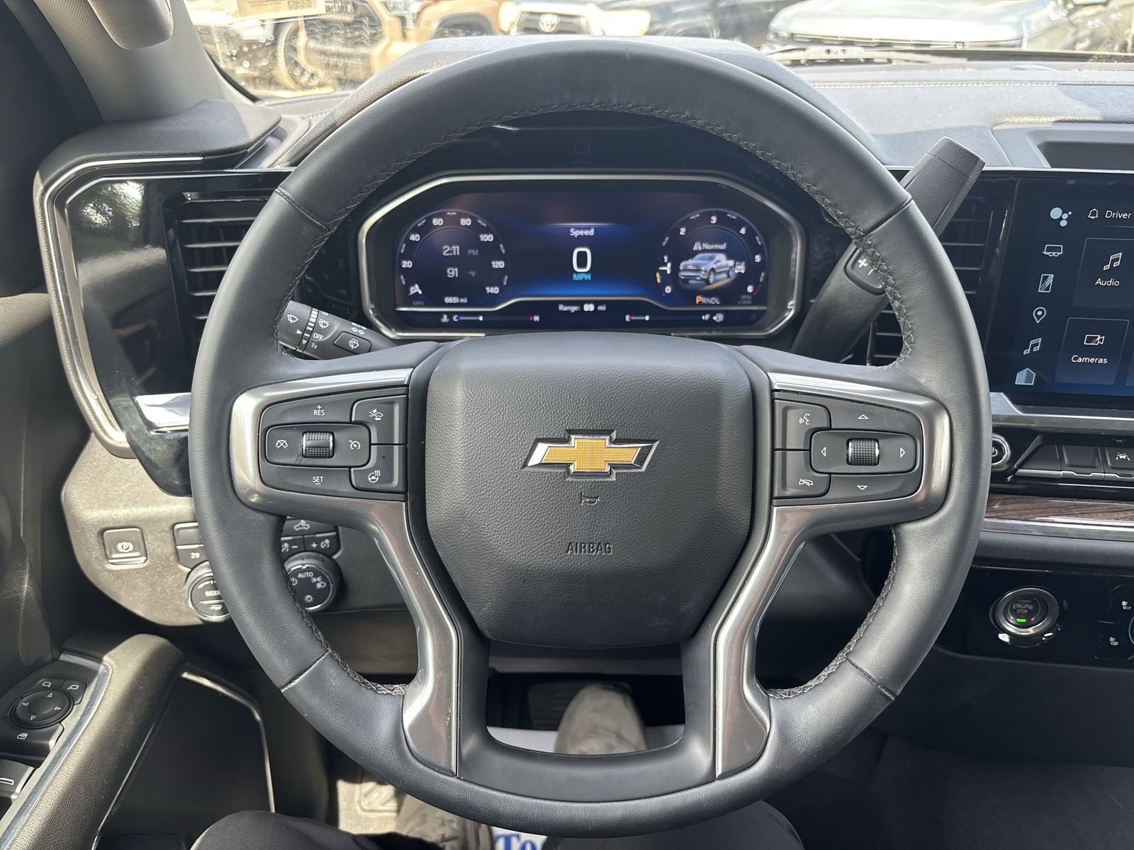 Used 2023 Chevrolet Silverado 1500 LT AWD/4WD image 17
