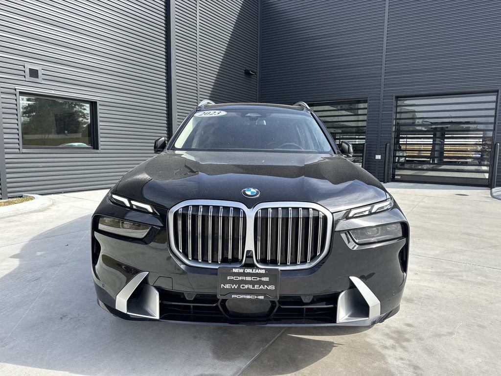 Used 2023 BMW X7 xDrive40i w/ Parking Assistance Package image 6