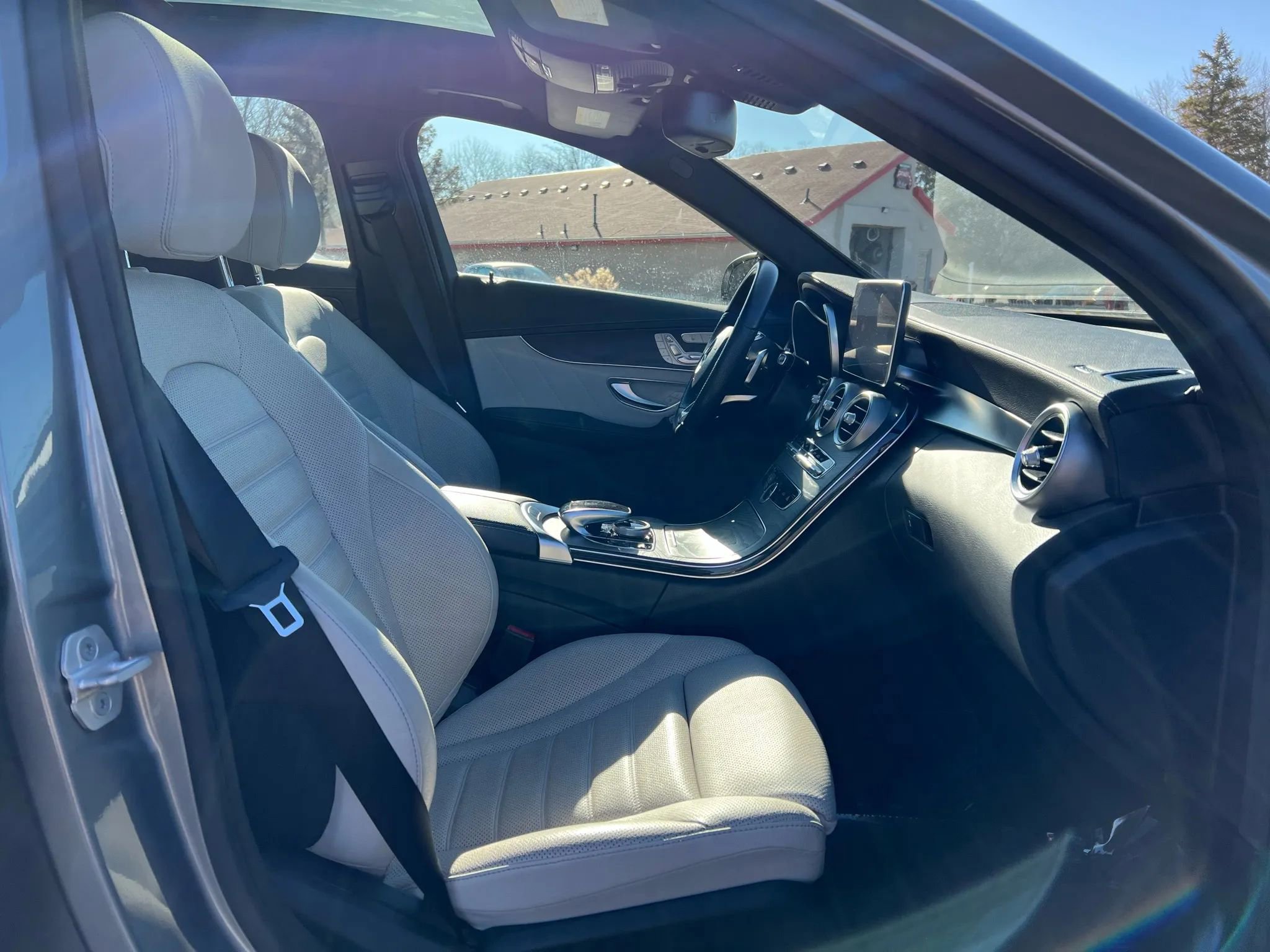 Used 2015 Mercedes-Benz C 300 4MATIC Sedan w/ Multimedia Package image 24