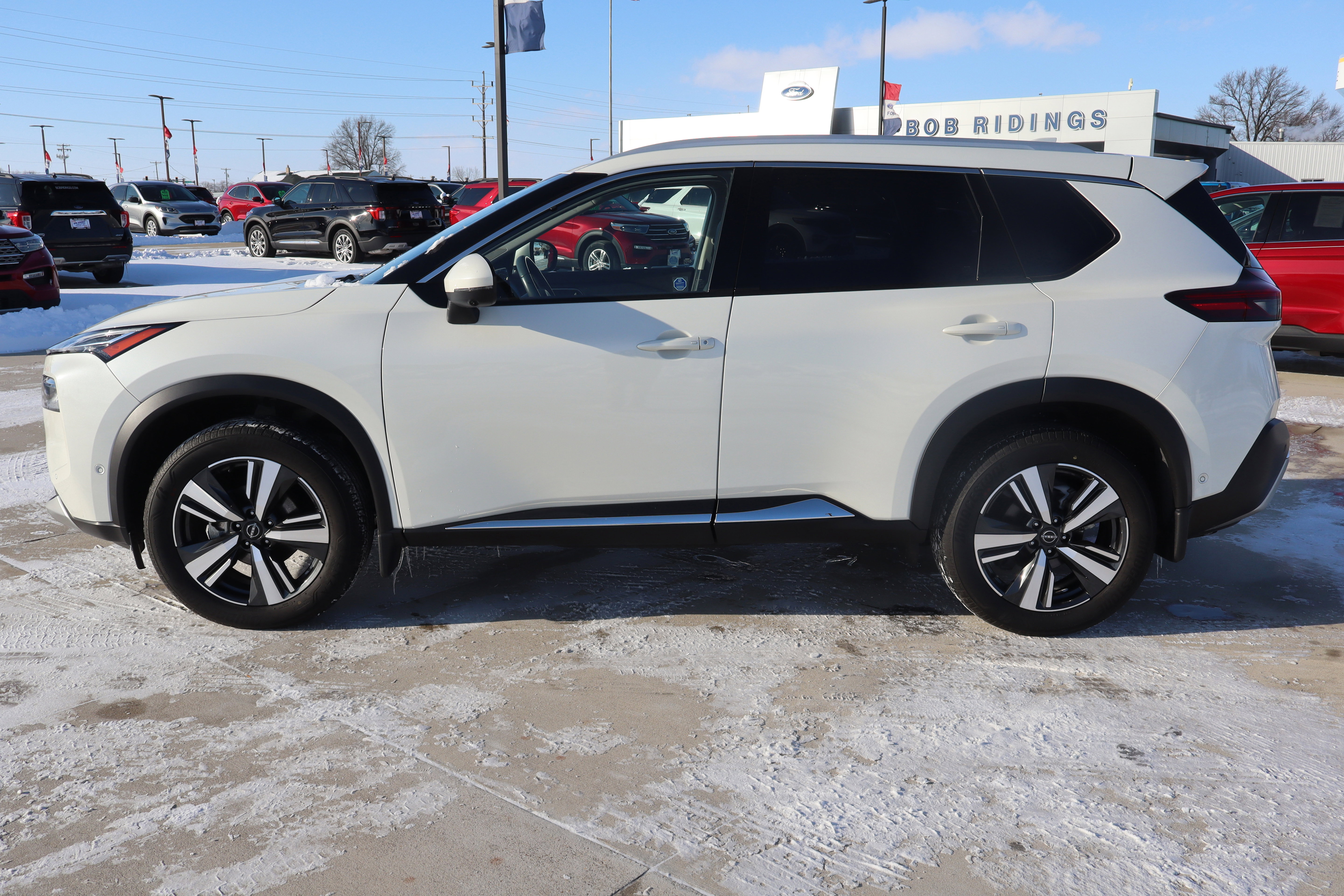 Used 2023 Nissan Rogue Platinum w/ Platinum Premium Package image 9