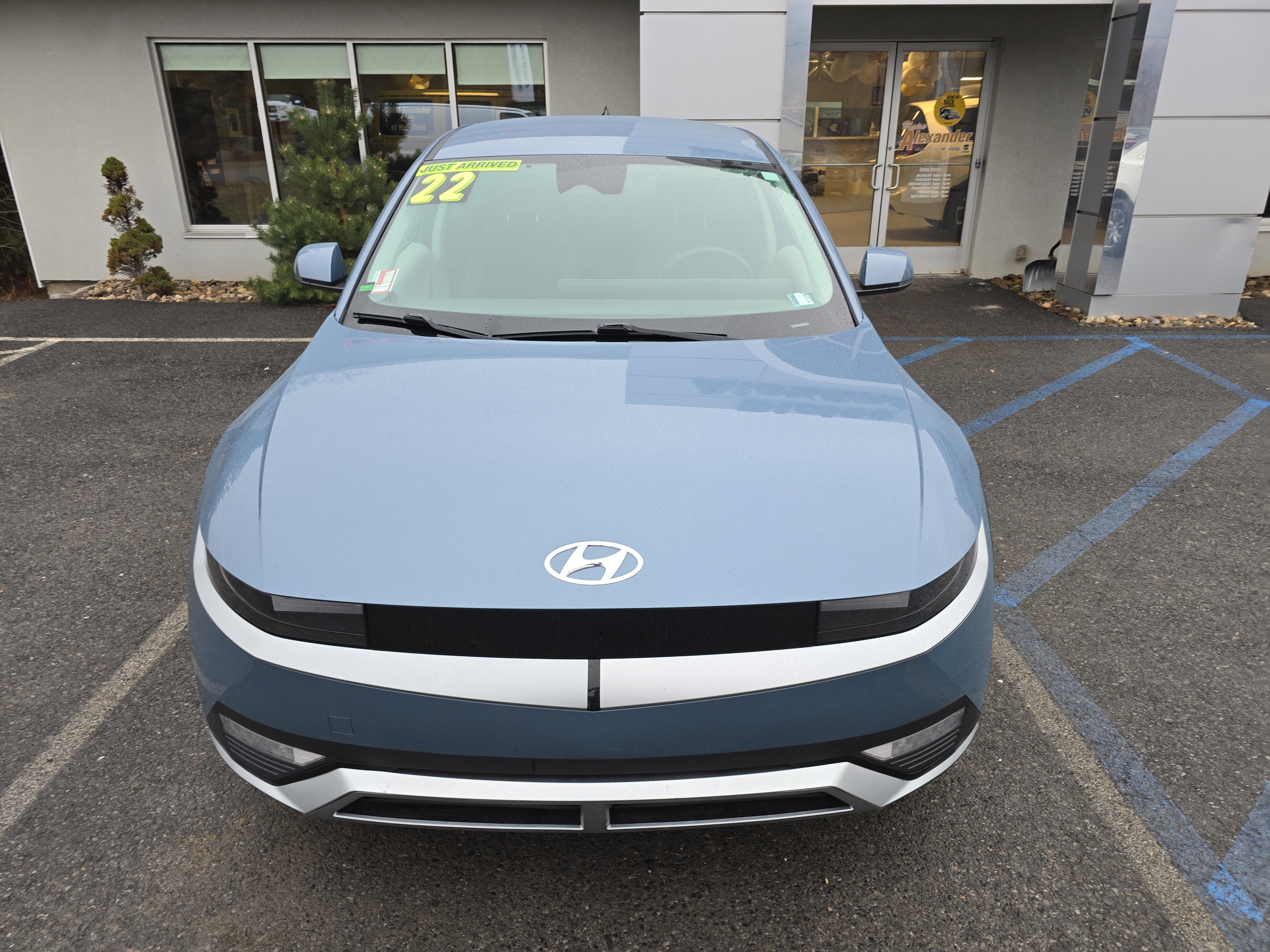 Used 2022 Hyundai Ioniq 5 SE w/ Cargo Package image 9