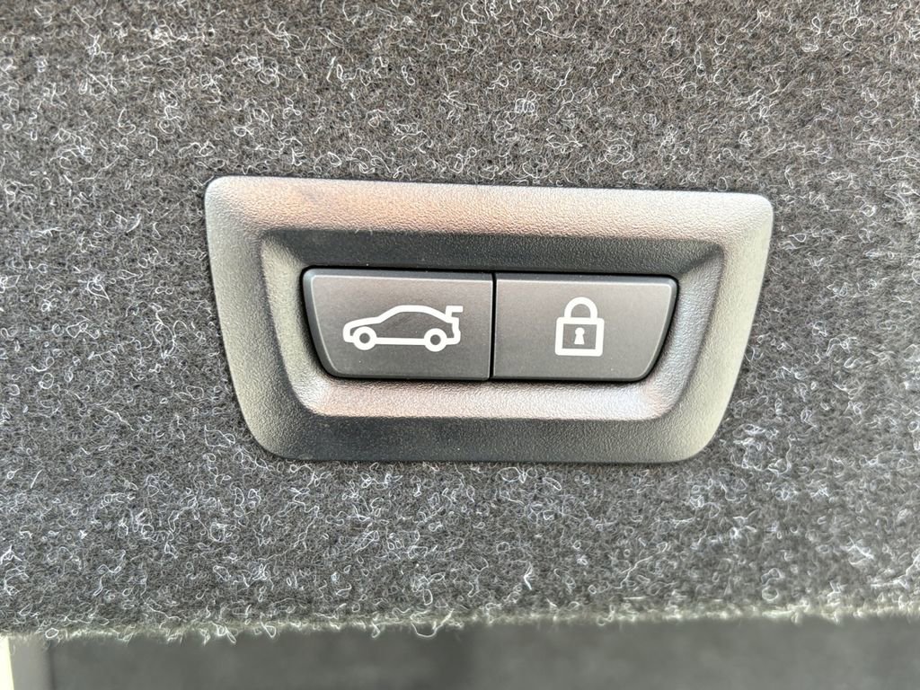 Used 2021 BMW 430i xDrive Coupe w/ Premium Package image 11