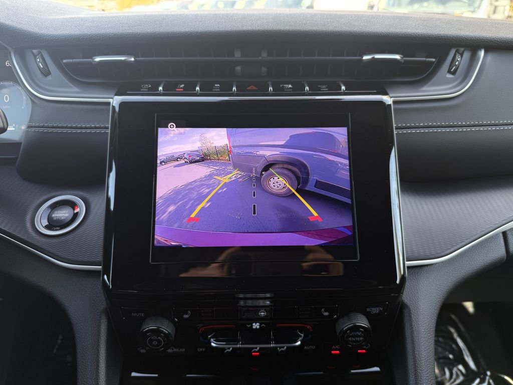 New 2025 Jeep Grand Cherokee L Altitude image 22