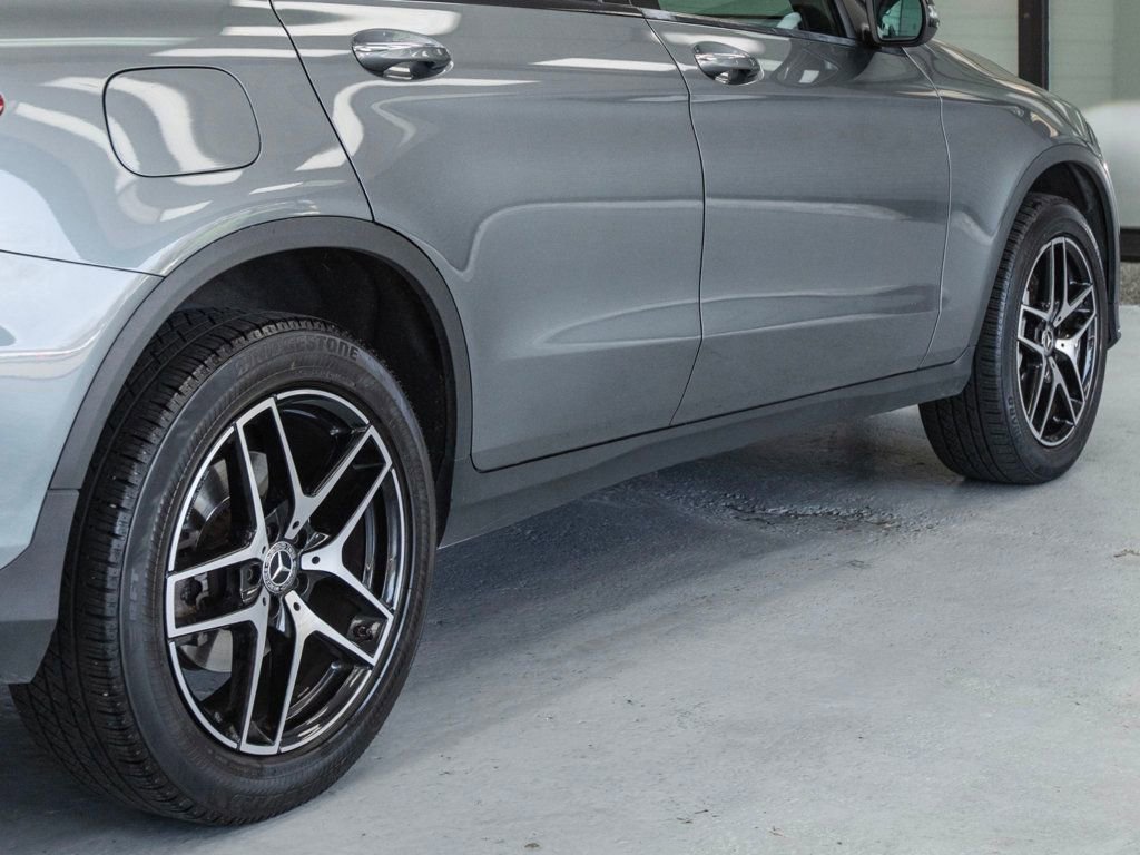 Used 2017 Mercedes-Benz GLC 300 4MATIC image 32