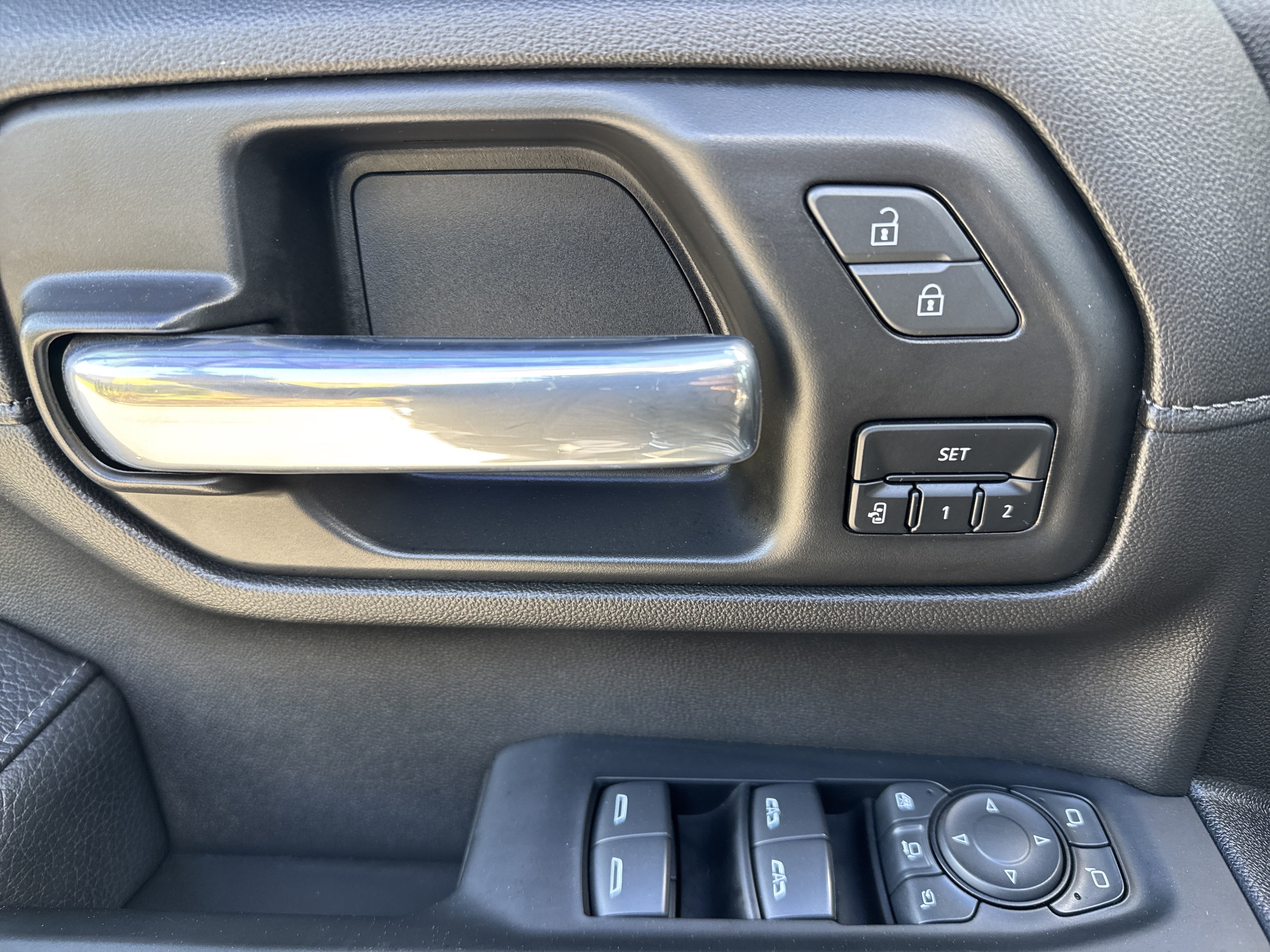 Used 2023 GMC Sierra 2500 Denali image 14