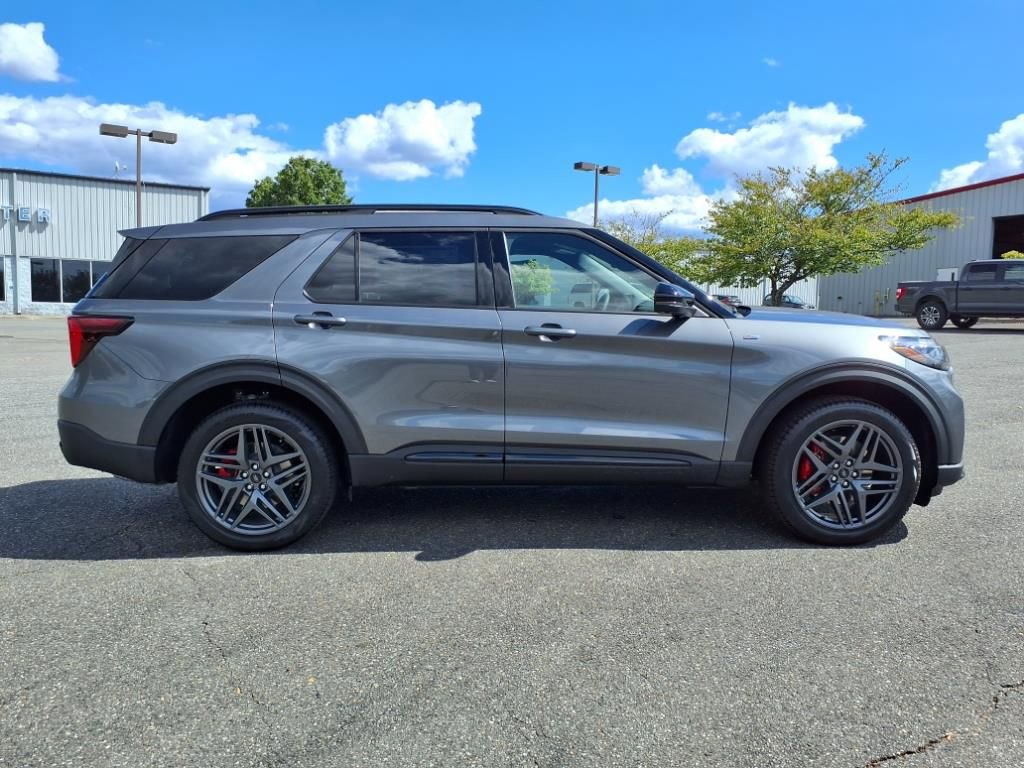 New 2025 Ford Explorer ST-Line w/ Premium Package image 3