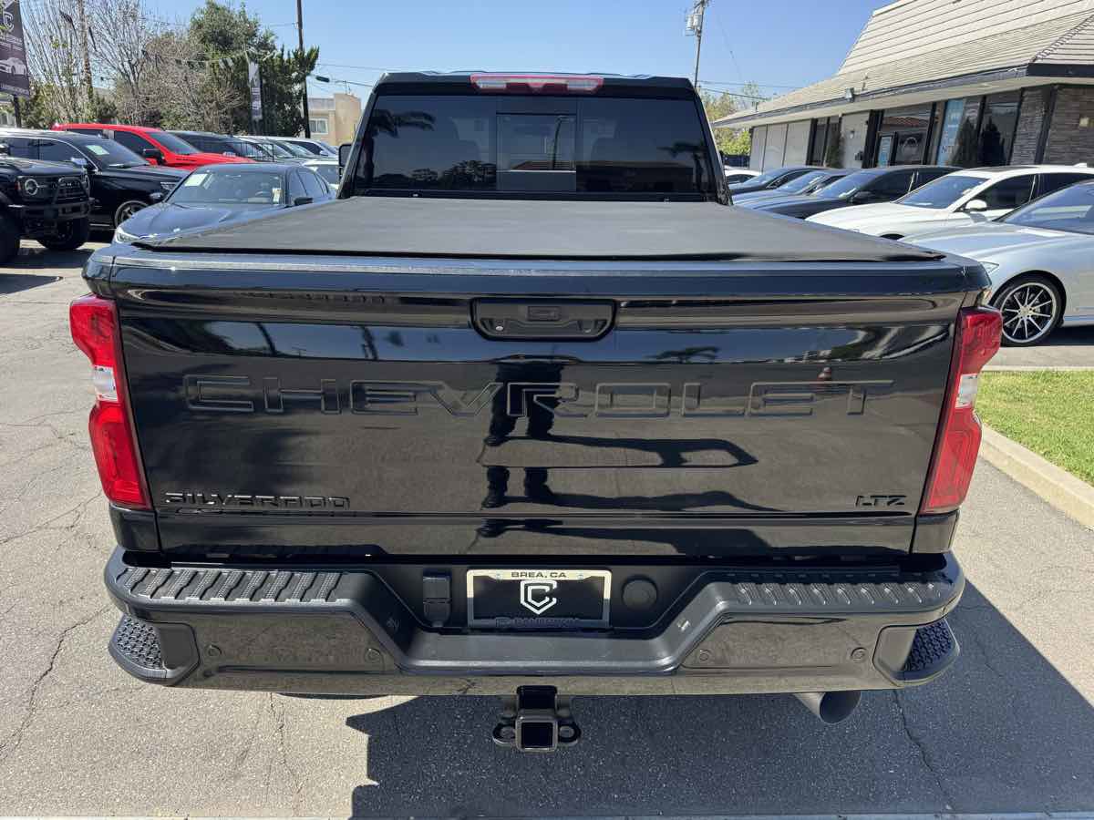 Used 2022 Chevrolet Silverado 3500 LTZ w/ LTZ Plus Package image 5